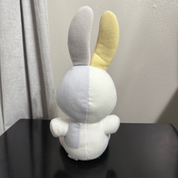 FNaF Security Breach Vanessa Plush Funko 8” white - Picture 8 of 9